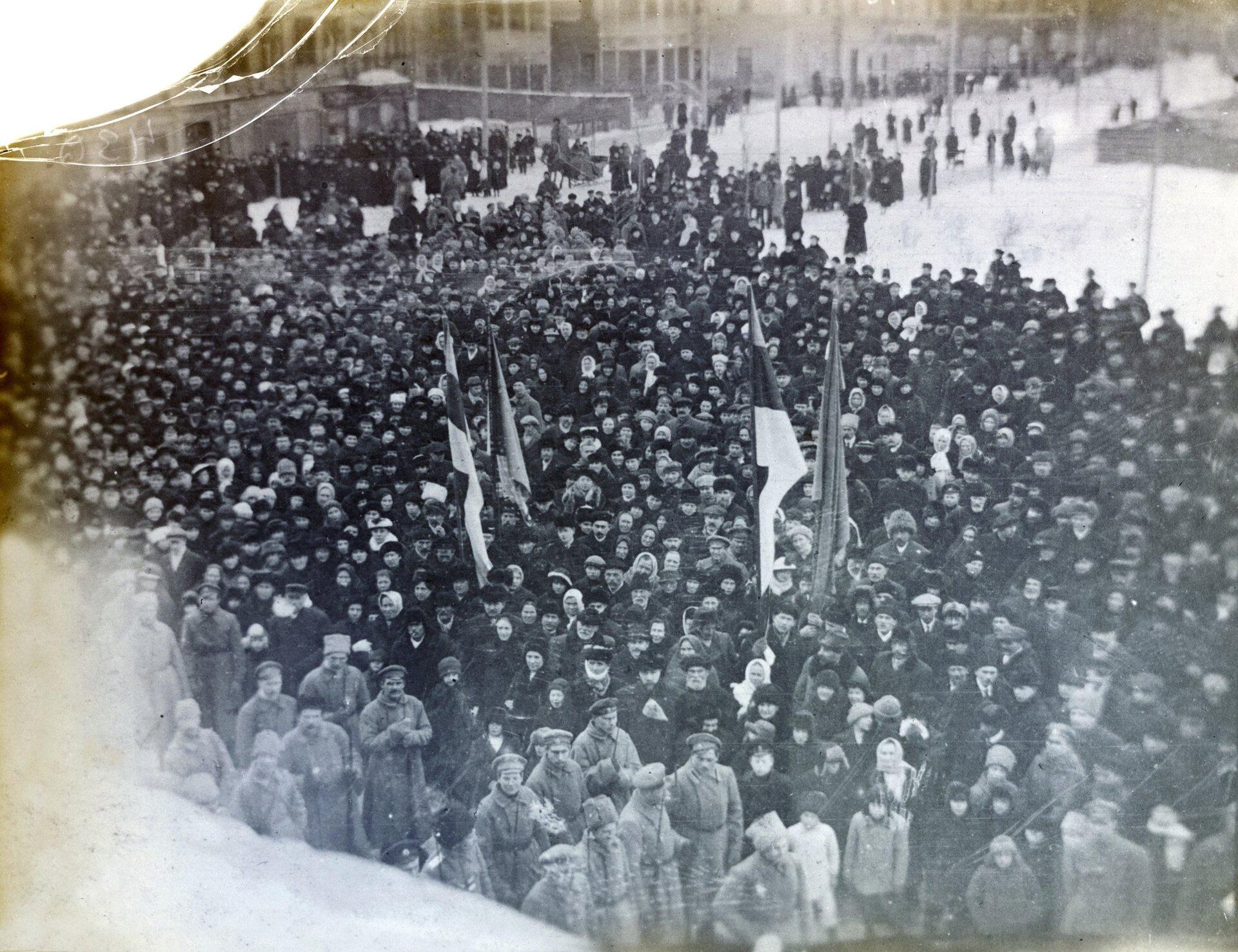Crowd in Pärnu celebrating Estonia’s declaration of independence in February 1918