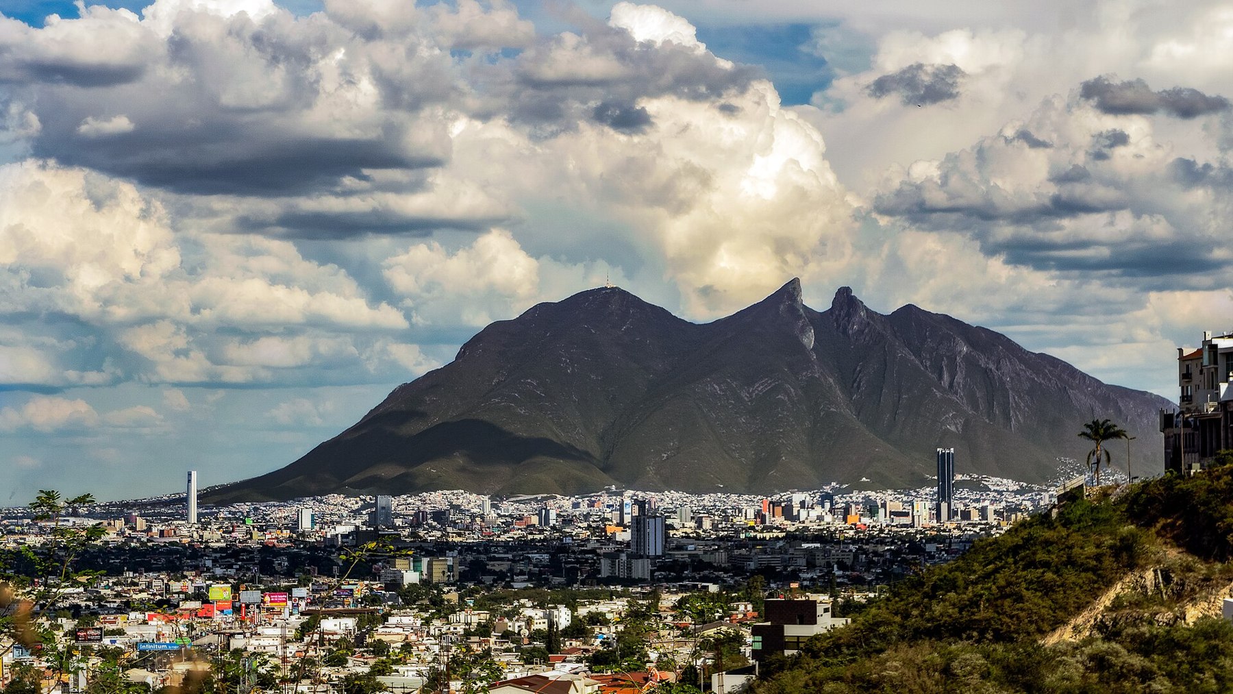 The city of Monterrey beneath the mountains of Nuevo León