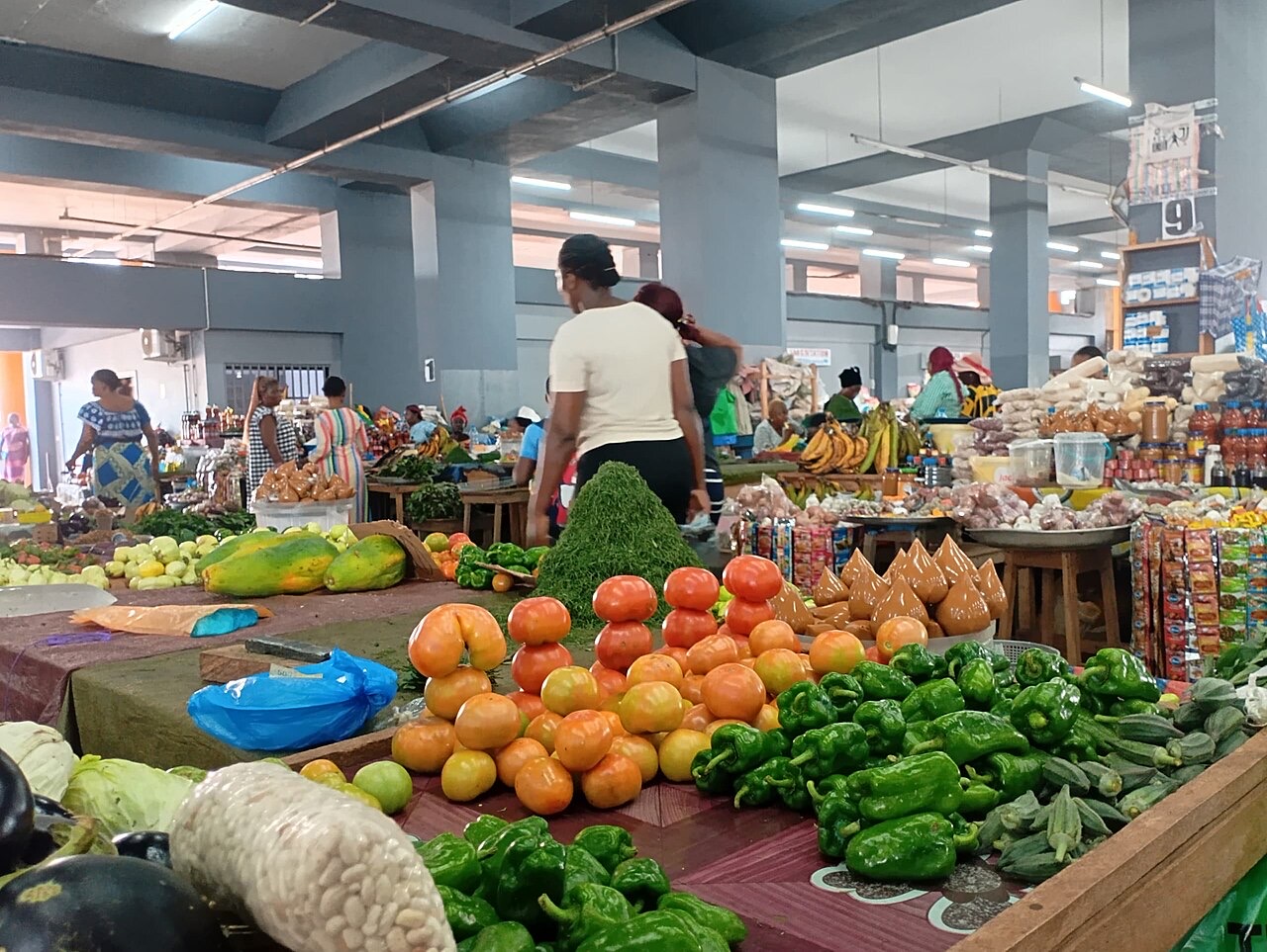 Vegetables and peanut paste at Potos market, Gabon