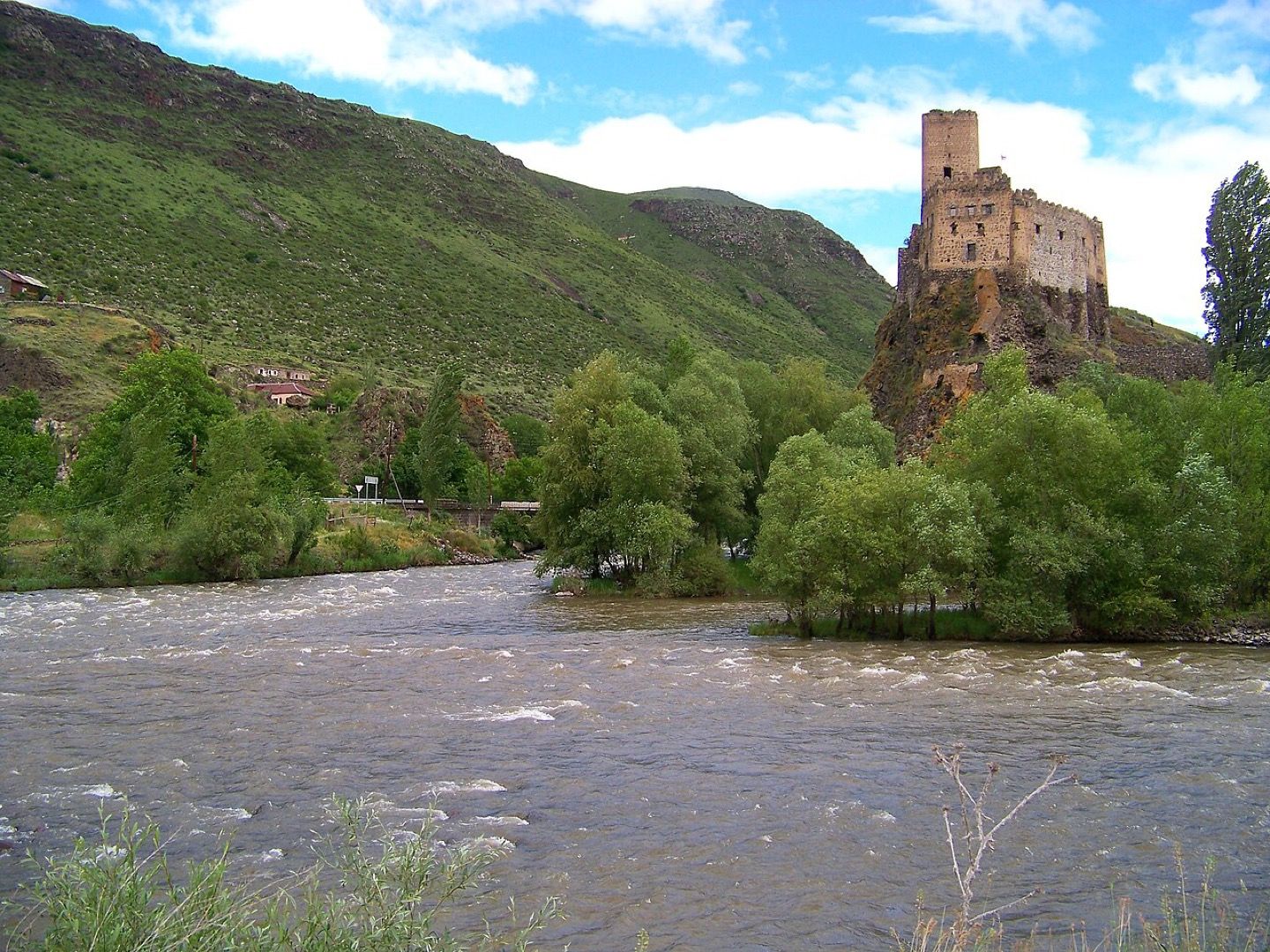 Khertvisi Fortress