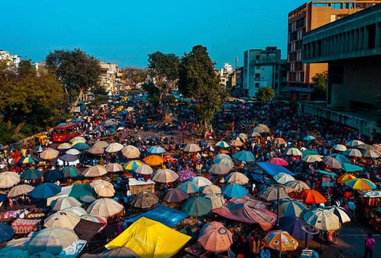 Ravivari market in Ahmedabad