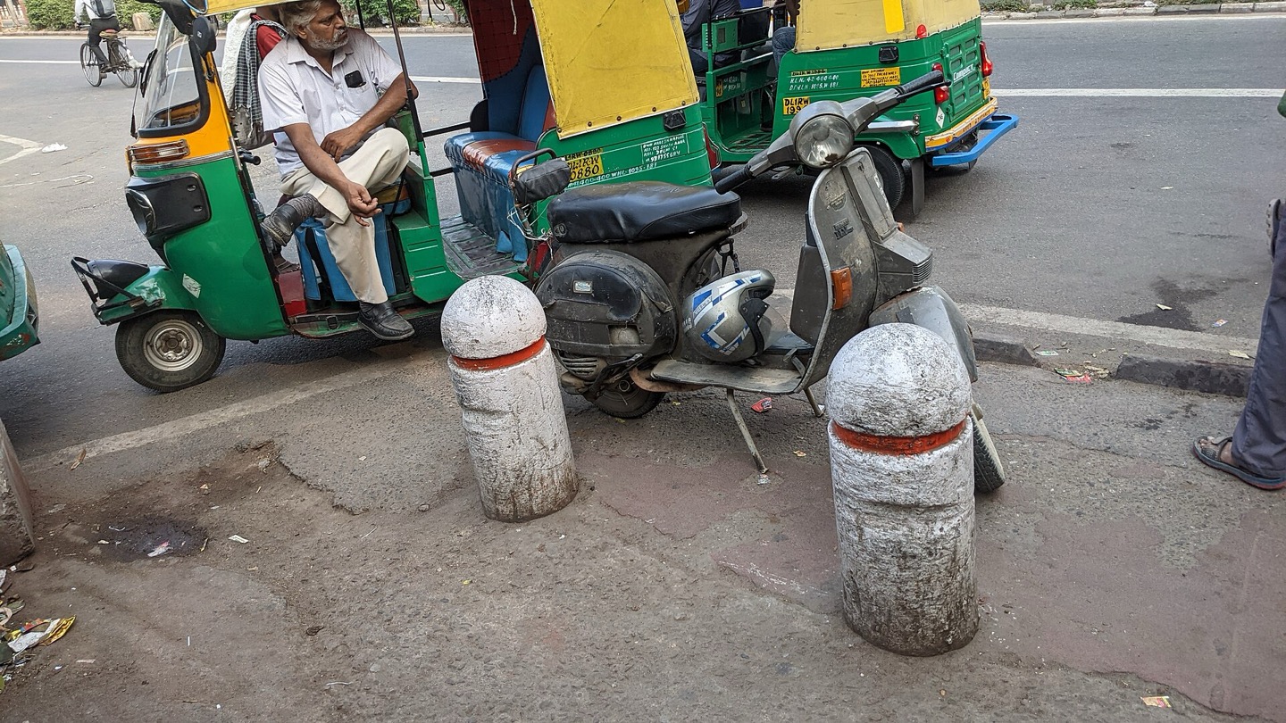 A Delhi street early in the morning, before the traffic fills it