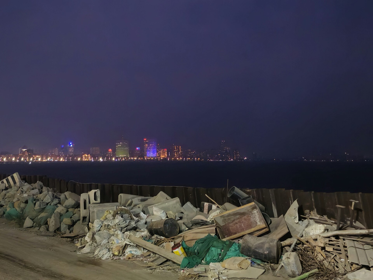 The curve of Marine Drive along the Mumbai seafront