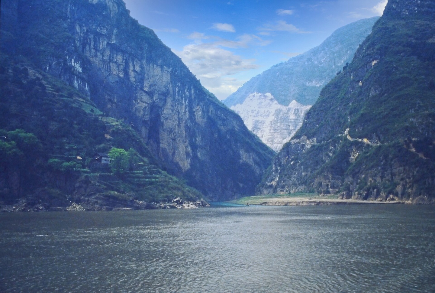 The Yangtze cutting through the Three Gorges