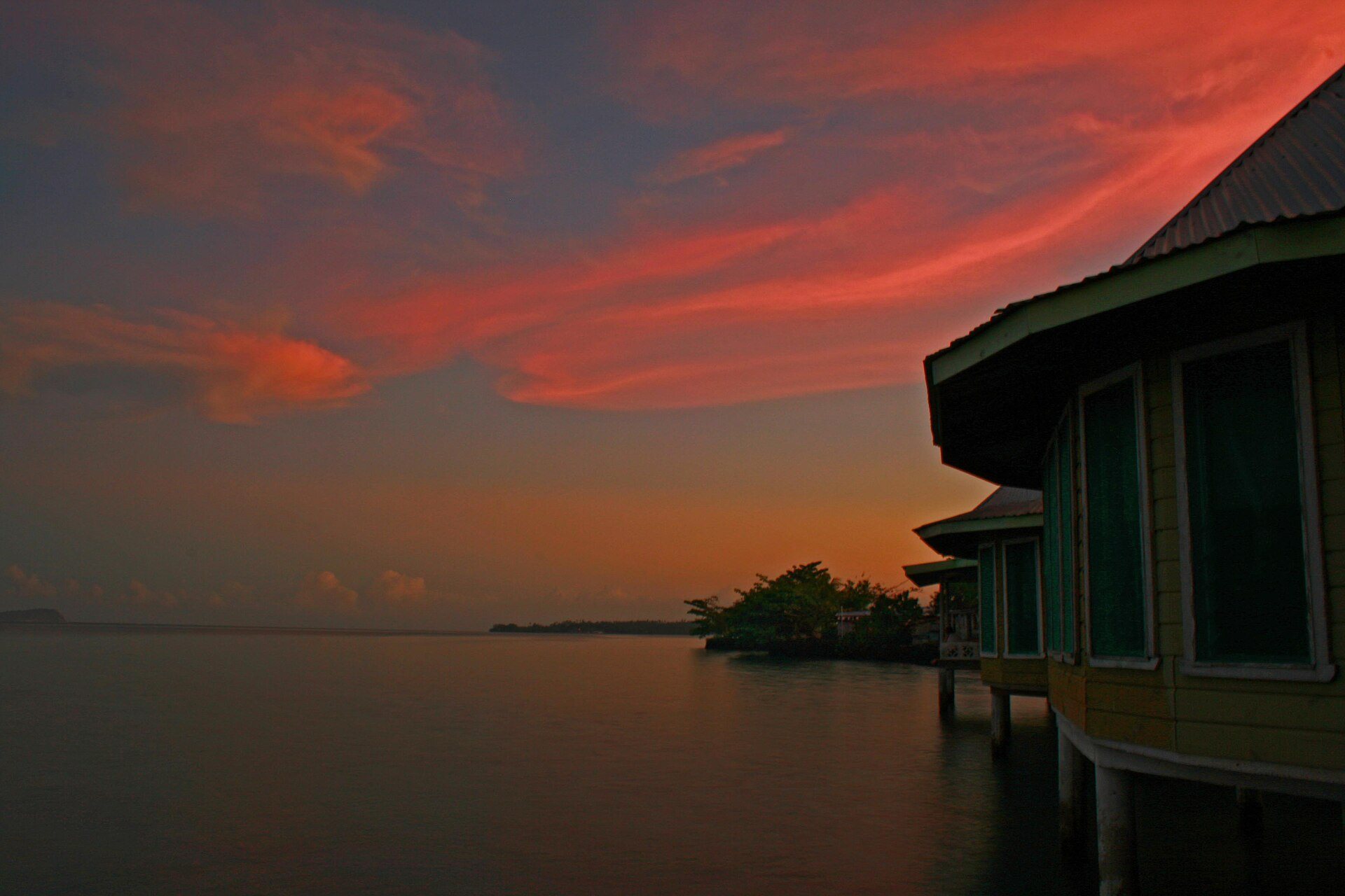 Sunset over the sea at Sapapaliʻi on Savaiʻi, Samoa