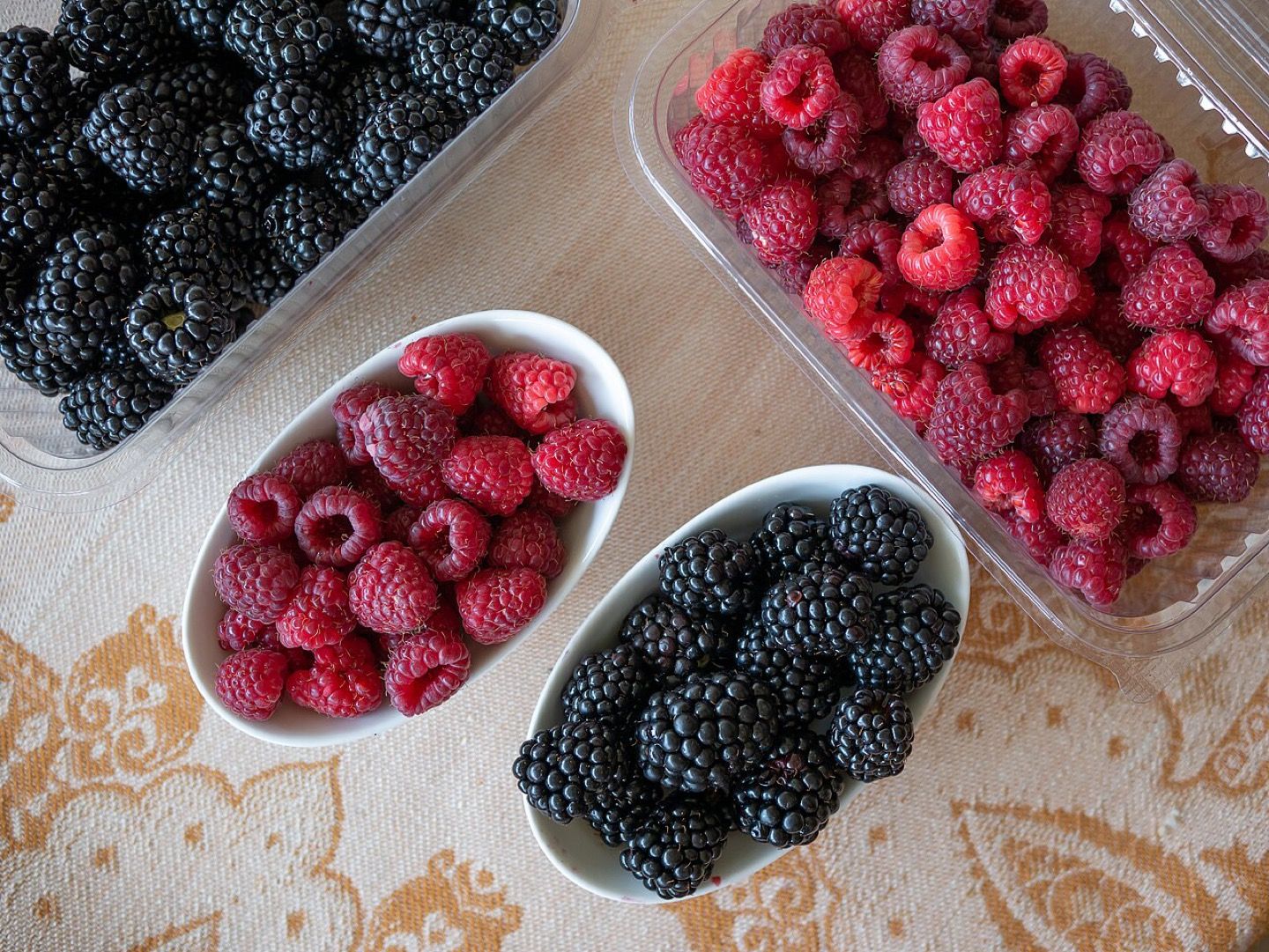 Raspberries and blackberries from Srem