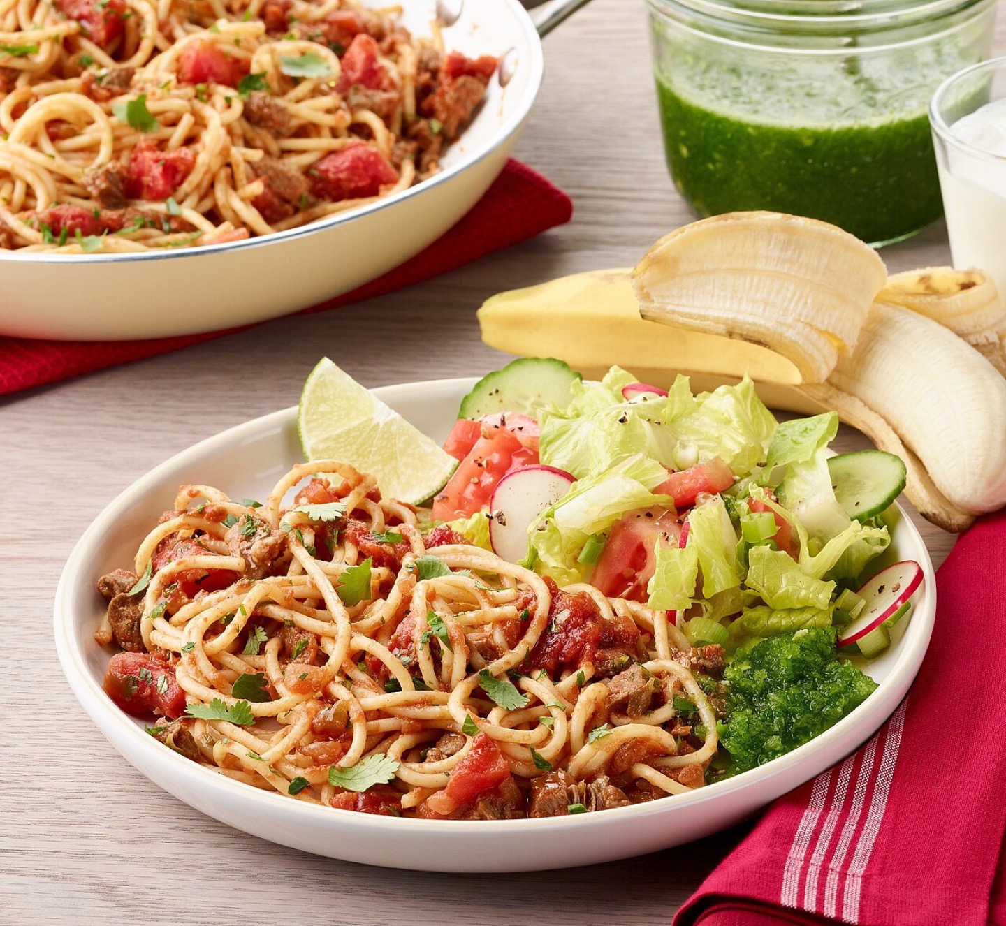 Baasto iyo suugo, Somali pasta with tomato and meat sauce