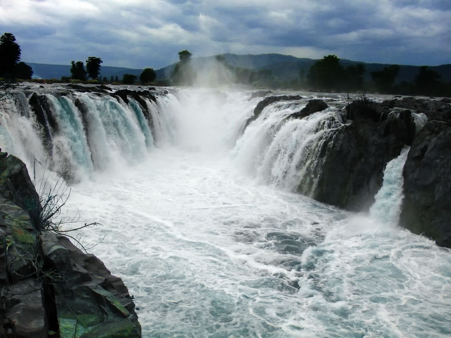 Hogenakkal Falls in Tamil Nadu, India